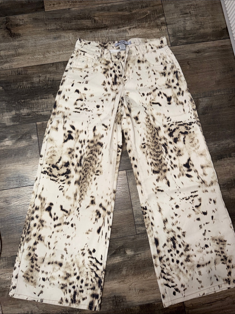 Low Rise Wide Leg Animal-Print Pants - Cream Spot
